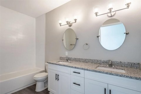 Townhouse in Clearwater, Florida 2 bedrooms, 121.89 sq.m. № 1810548 - photo 12