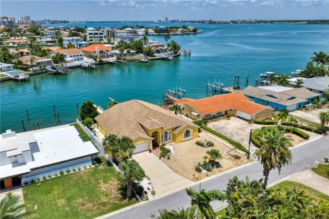 Land in Belleair Beach, Florida № 2391586 - photo 10