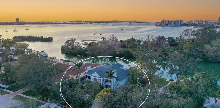 Casa en Sarasota, Florida 4 dormitorios, 591.6 m2 № 1541477