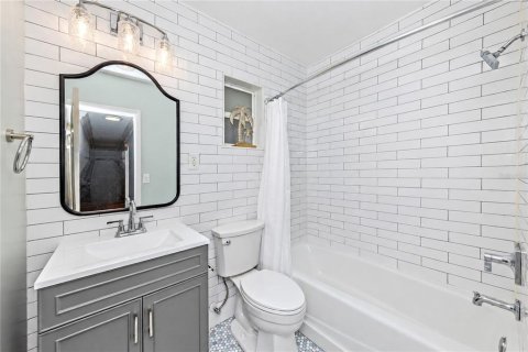 Купить виллу или дом в Венеция, Флорида 7 комнат, 156.08м2, № 2390756 - фото 19