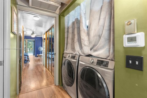 Condo in Coral Springs, Florida, 1 bedroom  № 1875355 - photo 15