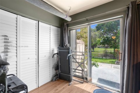 Condo in Coral Springs, Florida, 1 bedroom  № 1875355 - photo 14