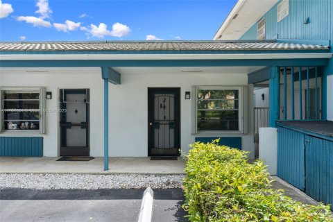 Condo in Coral Springs, Florida, 1 bedroom  № 1875355 - photo 16