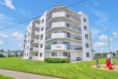 Condo in Ormond Beach, Florida, 2 bedrooms  № 1840045 - photo 1