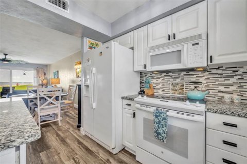 Condo in Ormond Beach, Florida, 2 bedrooms  № 1840045 - photo 5