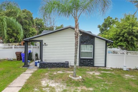 House in Kissimmee, Florida 2 bedrooms, 98.66 sq.m. № 2205634