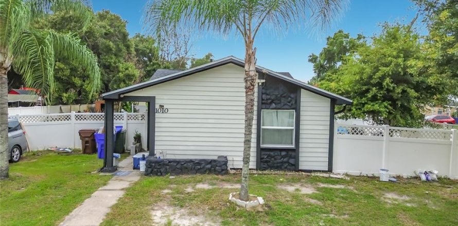House in Kissimmee, Florida 2 bedrooms, 98.66 sq.m. № 2205634
