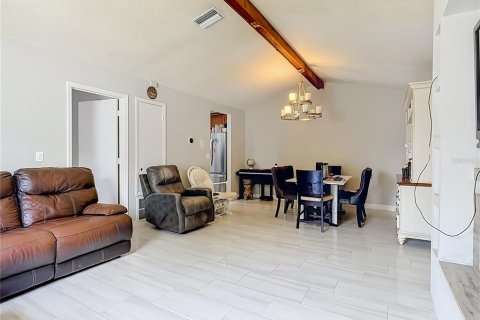 House in Kissimmee, Florida 2 bedrooms, 98.66 sq.m. № 2205634 - photo 12