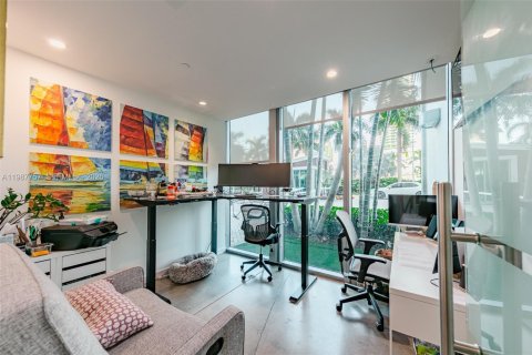 Immobilier commercial à vendre à Miami, Floride № 2049004 - photo 13