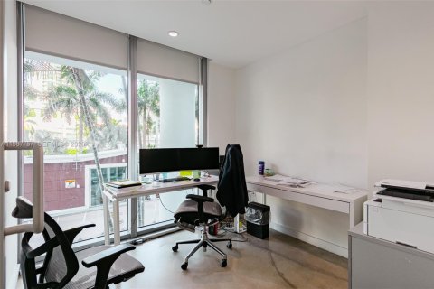 Immobilier commercial à vendre à Miami, Floride № 2049004 - photo 7