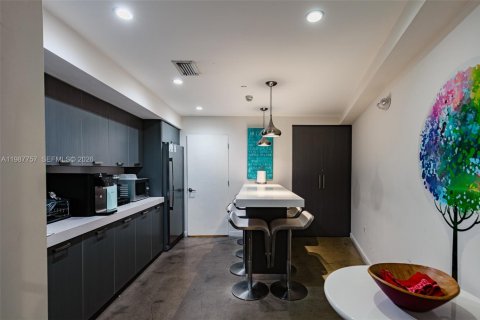 Immobilier commercial à vendre à Miami, Floride № 2049004 - photo 15