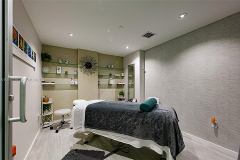 Immobilier commercial à vendre à Miami, Floride № 2049004 - photo 14