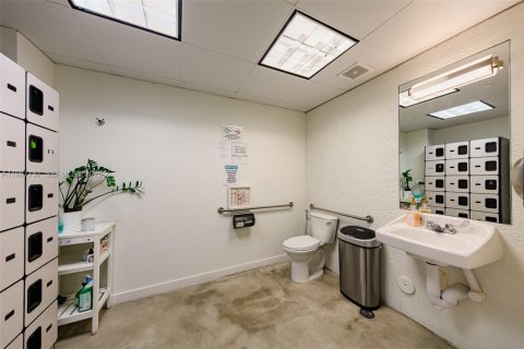 Immobilier commercial à vendre à Miami, Floride № 2049004 - photo 9