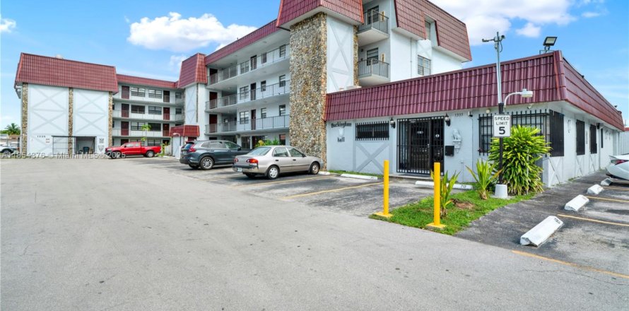 Appartement à Hialeah, Floride 3 chambres, 94.39 m2 № 1878587