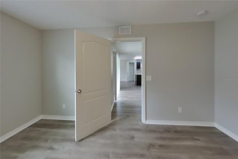House in Dundee, Florida 3 bedrooms, 130.16 sq.m. № 2383429 - photo 7
