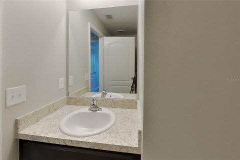 House in Dundee, Florida 3 bedrooms, 130.16 sq.m. № 2383429 - photo 13