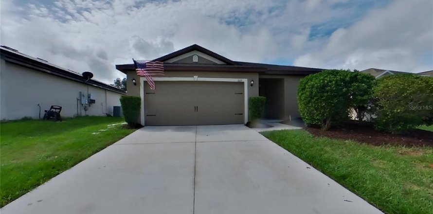 House in Dundee, Florida 3 bedrooms, 130.16 sq.m. № 2383429