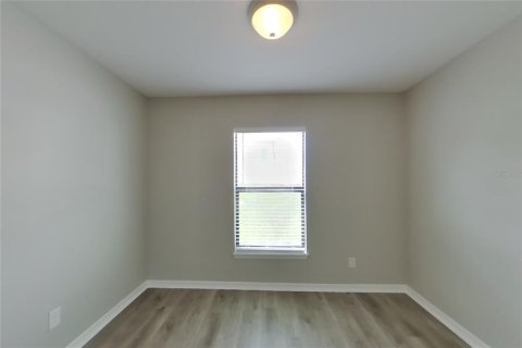 House in Dundee, Florida 3 bedrooms, 130.16 sq.m. № 2383429 - photo 4