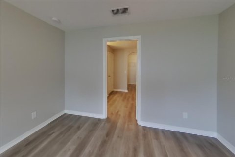 House in Dundee, Florida 3 bedrooms, 130.16 sq.m. № 2383429 - photo 8