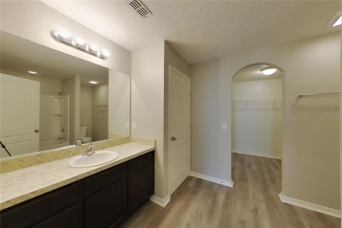 House in Dundee, Florida 3 bedrooms, 130.16 sq.m. № 2383429 - photo 15