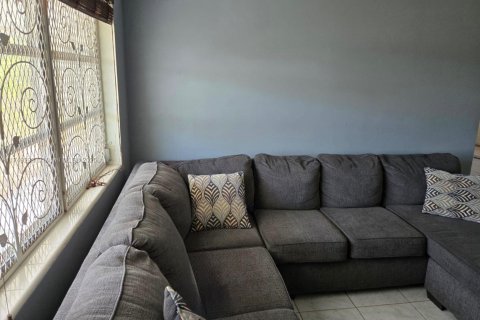 Condo in Lantana, Florida, 2 bedrooms  № 1707176 - photo 6