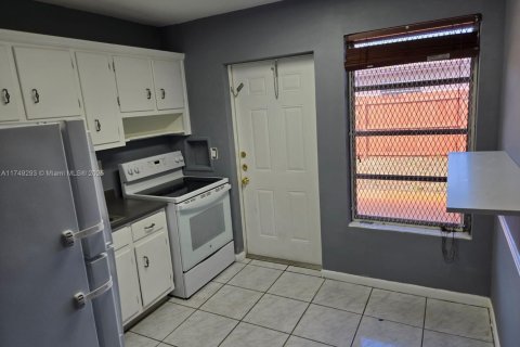 Condo in Lantana, Florida, 2 bedrooms  № 1707176 - photo 10