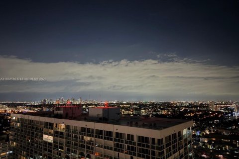 Condominio en venta en Fort Lauderdale, Florida, 2 dormitorios, 116.87 m2 № 1934778 - foto 29