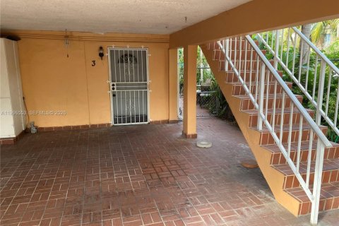 Apartamento en alquiler en Miami, Florida, 1 dormitorio, 372.54 m2 № 2058451 - foto 2