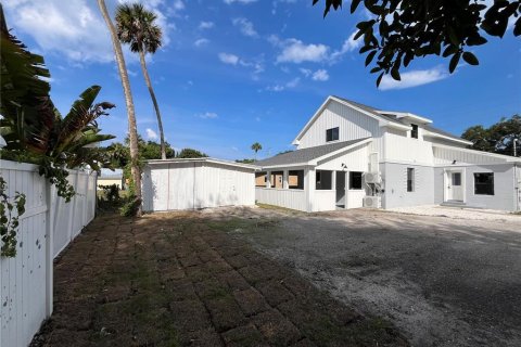 House in Edgewater, Florida 3 bedrooms, 204.38 sq.m. № 1828031 - photo 3