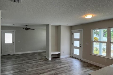 House in Edgewater, Florida 3 bedrooms, 204.38 sq.m. № 1828031 - photo 20