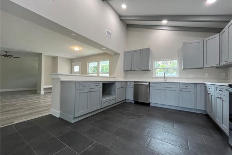 House in Edgewater, Florida 3 bedrooms, 204.38 sq.m. № 1828031 - photo 12