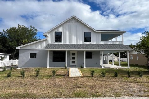 House in Edgewater, Florida 3 bedrooms, 204.38 sq.m. № 1828031 - photo 1