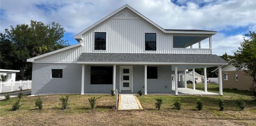 House in Edgewater, Florida 3 bedrooms, 204.38 sq.m. № 1828031