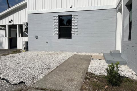 House in Edgewater, Florida 3 bedrooms, 204.38 sq.m. № 1828031 - photo 5