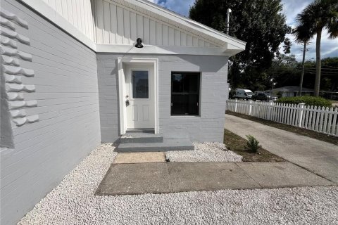 House in Edgewater, Florida 3 bedrooms, 204.38 sq.m. № 1828031 - photo 2