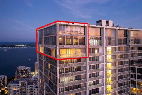 Condominio en venta en Miami, Florida, 5 dormitorios, 443.14 m2 № 1893034 - foto 7