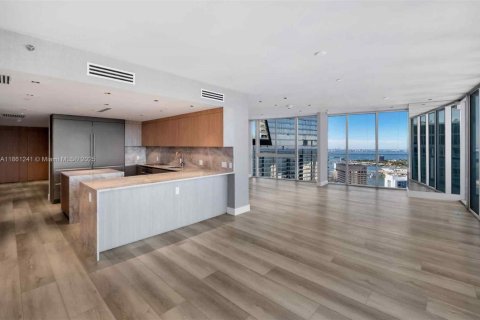 Condominio en venta en Miami, Florida, 5 dormitorios, 443.14 m2 № 1893034 - foto 21