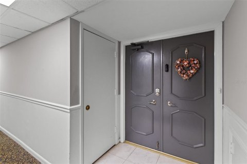 Condo in Belleair, Florida, 2 bedrooms  № 1644063 - photo 1