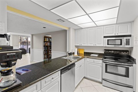 Condo in Belleair, Florida, 2 bedrooms  № 1644063 - photo 26