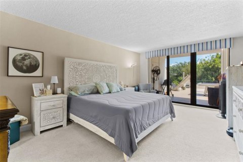Condo in Belleair, Florida, 2 bedrooms  № 1644063 - photo 8