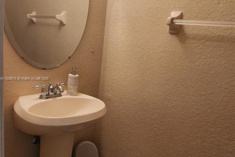 Adosado en venta en Miramar, Florida, 2 dormitorios, 99.13 m2 № 1938246 - foto 10