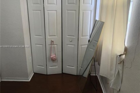 Adosado en venta en Miramar, Florida, 2 dormitorios, 99.13 m2 № 1938246 - foto 17