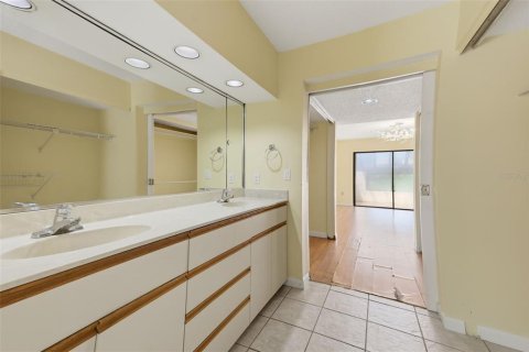 Купить кондоминиум в Сарасота, Флорида 7 комнат, 148.27м2, № 2275447 - фото 17