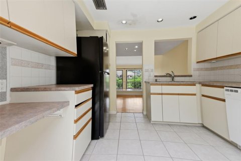 Купить кондоминиум в Сарасота, Флорида 7 комнат, 148.27м2, № 2275447 - фото 14