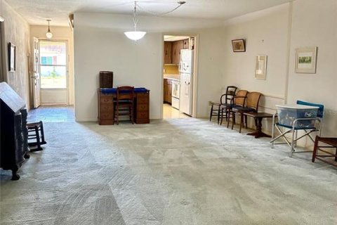 House in Clearwater, Florida 2 bedrooms, 141.86 sq.m. № 2227276 - photo 12