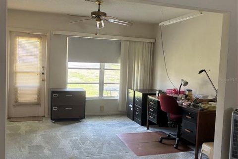 House in Clearwater, Florida 2 bedrooms, 141.86 sq.m. № 2227276 - photo 10