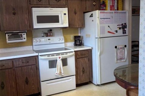 House in Clearwater, Florida 2 bedrooms, 141.86 sq.m. № 2227276 - photo 7
