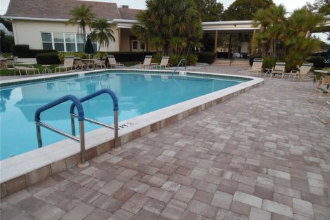 House in Clearwater, Florida 2 bedrooms, 141.86 sq.m. № 2227276 - photo 25