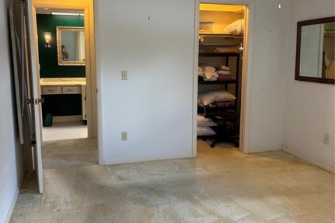 House in Clearwater, Florida 2 bedrooms, 141.86 sq.m. № 2227276 - photo 14