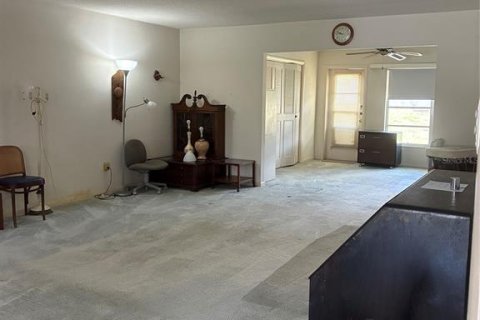 House in Clearwater, Florida 2 bedrooms, 141.86 sq.m. № 2227276 - photo 9